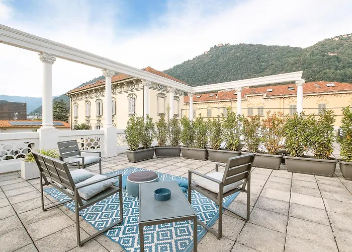 3 Seasons On 빌라 코모