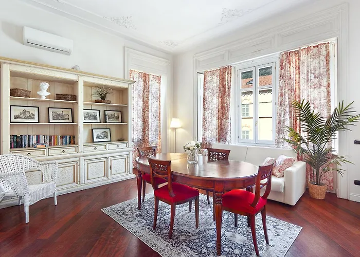 3 Seasons On Villa Como